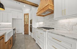 10642 Summerside Dr, Baker, LA 70714