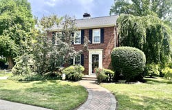6 Sunset Court, Freehold, NJ 07728