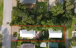 314 6th St, Port St. Joe, FL 32456