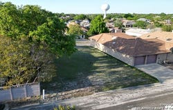 5906 Brook Fls, Windcrest, TX 78239