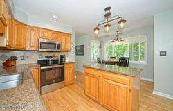 31 Dunwoodie Road, Bethlehem, NY 12077