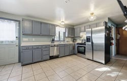 108 Barre St, Springfield, MA 01119