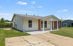 9469 Napoleon Blvd, Olivette, MO 63132
