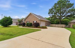 98 Sunline Dr, Petal, MS 39465