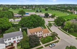 1237 Cavalier Dr, Waukesha, WI 53186