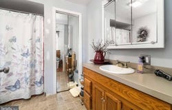 18 MARKET STREET, MIDDLETOWN, PA 17057