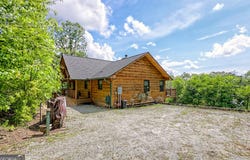 331 Black Bear Den, Clayton, GA 30525