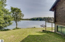 21534 Clear Lake Avenue, Battle Creek, MI 49014
