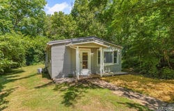 1013 E Karsch Boulevard, Farmington, MO 63640