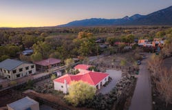 302 Saavedra, Taos, NM 87571