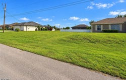 1237 NW 33rd Place, Cape Coral, FL 33993