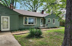 402 E Truman Avenue, Clinton, MO 64735