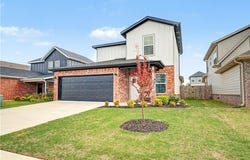 1716 W Broadway Place, Rogers, AR 72758