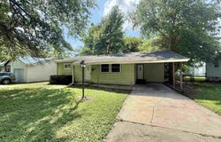 1906 S Osage, Sedalia, MO 65301