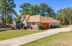 1320 Shady Oak LN, Cedarville, AR 72932