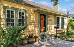 401 N Pinecrest St, Wichita, KS 67208