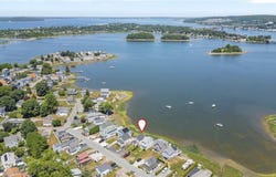 45 Cedar Avenue, Portsmouth, RI 02871