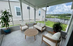 513 Palmer Dr, Lady Lake, FL 32159