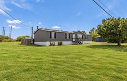 208 Rhett Court, Aurora, TX 76078