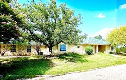 220 E Lower Turtle Creek Rd, Kerrville, TX 78028