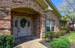 101 Bent Tree Dr, Palestine, TX 75801
