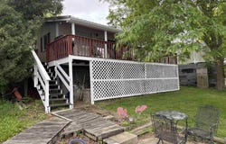 1035 Lakeshore Drive, Brooklyn, IA 52211