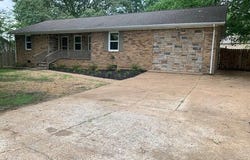 210 Greenwood Drive, Paris, TN 38242