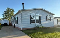 33266 Grove Ct, New Haven, MI 48048