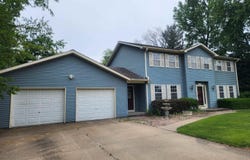 591 BREEZY POINT Drive, Clinton, IA 52732
