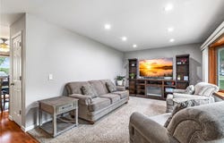 1008 Leonard Drive, Eau Claire, WI 54703