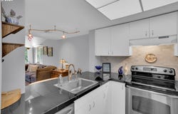 6625 W BURNSIDE RD, Portland, OR 97210