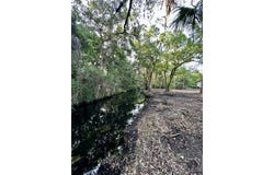 1051 N Citrus Avenue, Crystal River, FL 34428