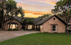 811 Cobblestone Court, Cedar Hill, TX 75104