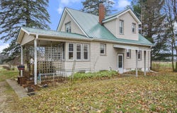 2706 S Maple Island Road, Fremont, MI 49412