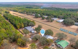 526 Tail Spin Drive, Holt, FL 32564