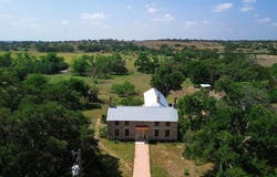 1037 Ranch Road 962 W, Round Mountain, TX 78663