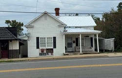 212 W Liberty Avenue, Lyons, GA 30436