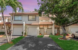 10235 NW 46th St, Doral, FL 33178