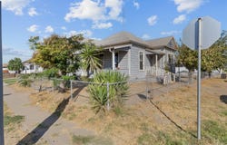 130 E 4th Street, Hanford, CA 93230