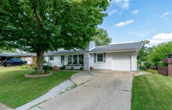 1304 Lafayette Street, Valparaiso, IN 46383
