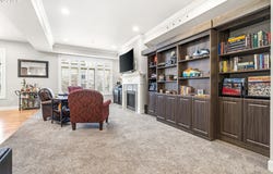 707 N HAYDEN ISLAND Dr, Portland, OR 97217