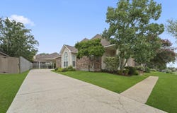 17647 Lake Azalea Dr, Baton Rouge, LA 70817