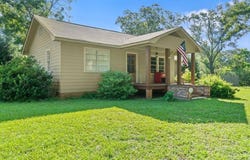 693 Joe Perrett Rd., Laurel, MS 39443