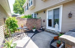 253 Old Oak Post Road, Amherst, NY 14051