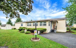 7 MEADOW RUN PLACE, HARRISBURG, PA 17112