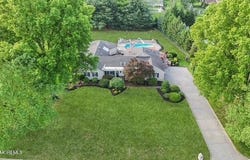 27 Southview Terrace S, Middletown, NJ 07748