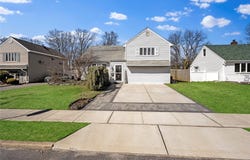 19 Poplar Street, Massapequa, NY 11758
