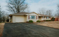 1905  Tartan Dr., Madisonville, KY 42431