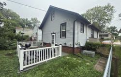 515 E MAYWOOD Avenue, Peoria, IL 61603