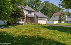 27 Oakland Road, Old Bridge, NJ 08857